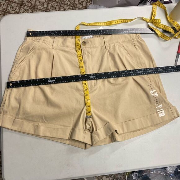 FREE‎ ASSEMBLY Women’s Cuffed Pleated Shorts  Tan Size 20 - Picture 5 of 12